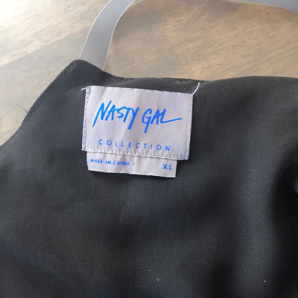 NastyGal black crop top with triangles. - Picture 3 of 3